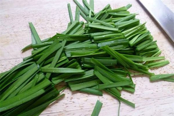 cắt lá hẹ