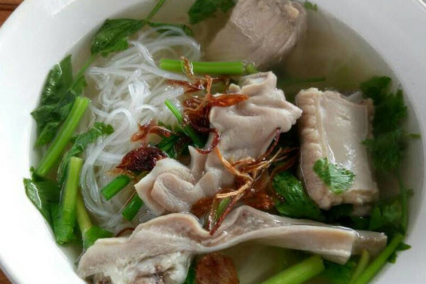 Bát hủ tiếu sườn heo thơm ngon nóng hổi Hình hủ tiếu sườn heo