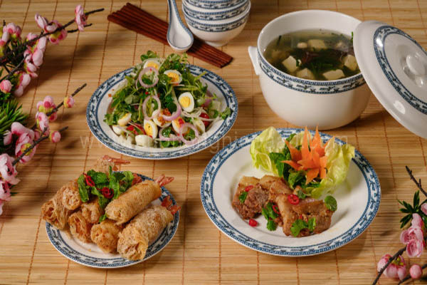 Hình mâm cơm tết