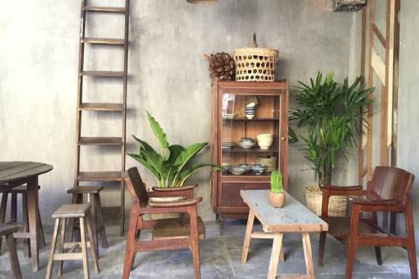 quán cà phê Năm Mười Mười Lăm