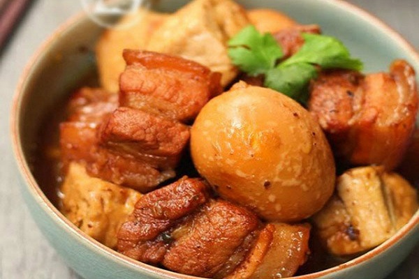 hình thịt kho tàu