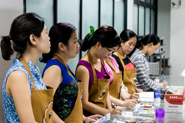 phụ nữ làm nội trợ cần phải học