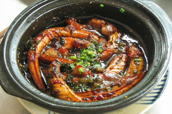 Cá bống kho tộ thơm ngon hình cá bống kho tộ