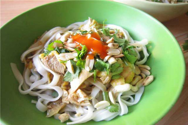 Phở gà trộn chua ngọt hấp dẫn cách làm phở gà trộn