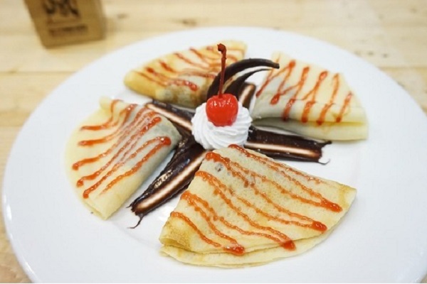 Bánh crepe có hương vị thơm ngon và màu sắc hấp dẫn hình ảnh bánh crepe