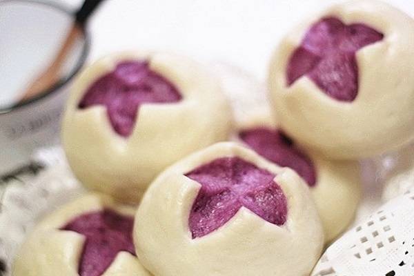 Bánh bao khoai môn thu hút thực khách nhờ phần nhân đậm đà hương vị hình bánh bao nhân khoai môn