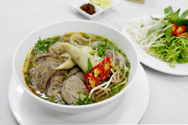 Món Bún bò Huế đậm đà hình bún bò huế