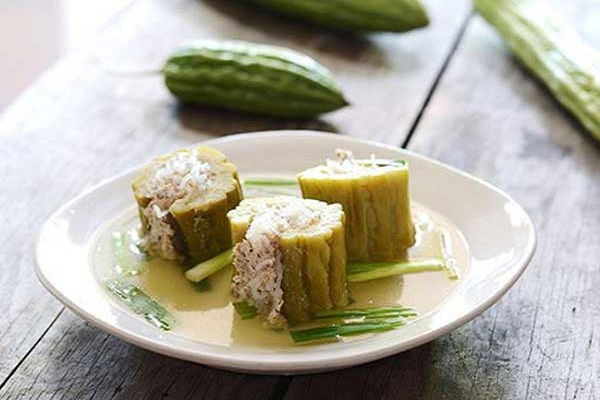 hình món canh khổ qua nấu sườn