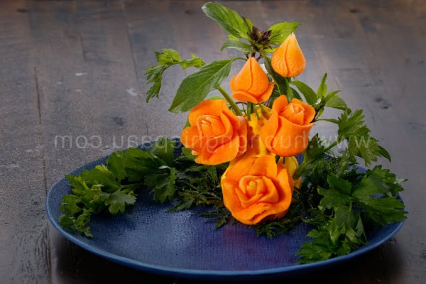hình hoa hồng từ cà rốt