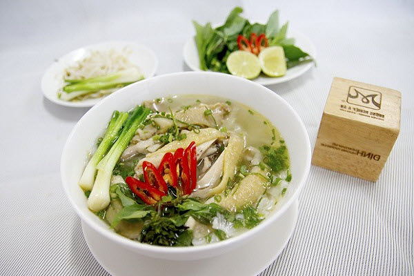 Lớp học chuyên đề sẽ hướng dẫn các bạn tấ tcả về cách nêm nếm đến trang trí món ăn sao cho hấp dẫn. hướng dẫn trang trí món ăn