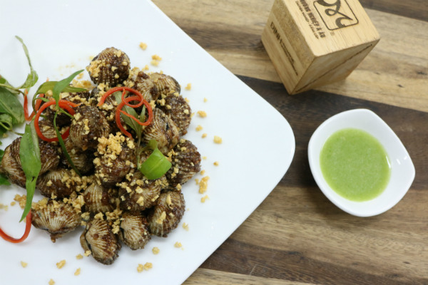 Sò huyết cháy tỏi đậm đà hình sò huyết cháy tỏi