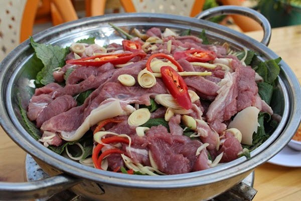 Thịt dê thơm ngon, hấp dẫn với cách chế biến hấp cách thủy hình thịt dê hấp sả