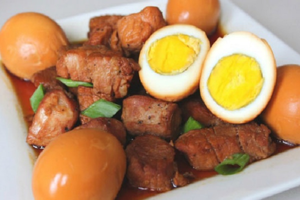 hình món thịt kho trứng cút - trứng vịt