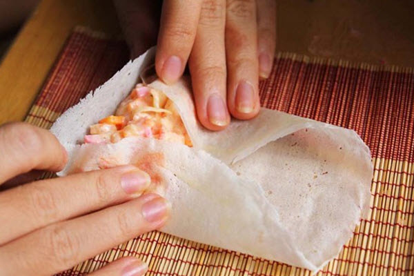 Kỹ thuật gói chả giò