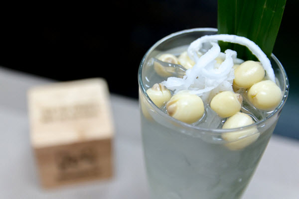 Nước sen dừa mát