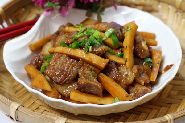 Học cách làm thịt kho dừa chuẩn cơm Việt - Đầu Bếp Gia Đình