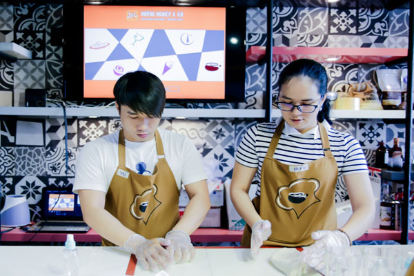 trổ tài làm bánh cùng bạn