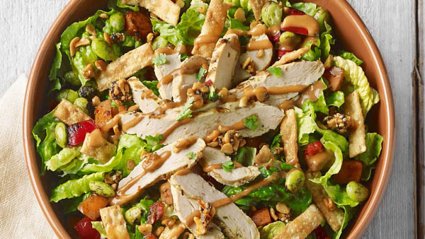 Salad ức gà hấp dẫn