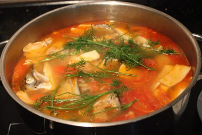 Canh cá nấu chua cay kiểu Thái