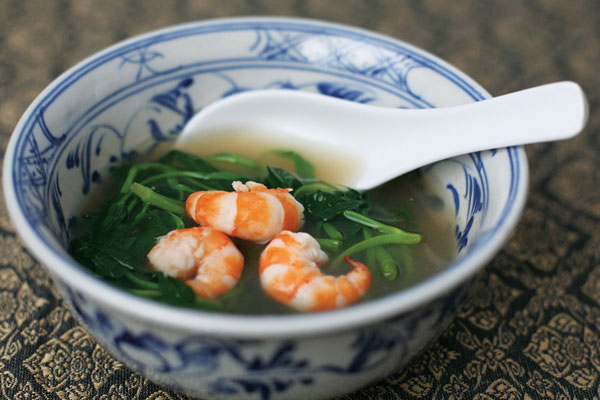 canh chua rau muống nấu tôm